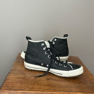Converse, winter boot. Unisex. Women’s Size 9, Men’s size 7